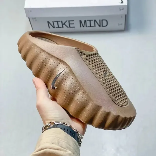 Nike Mind Beige