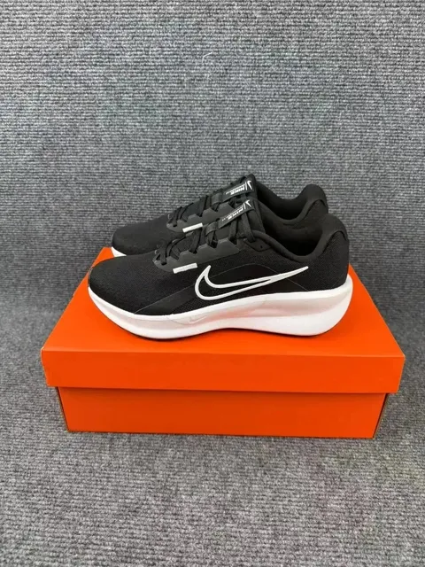 Nike Downshifter 12 Black/White