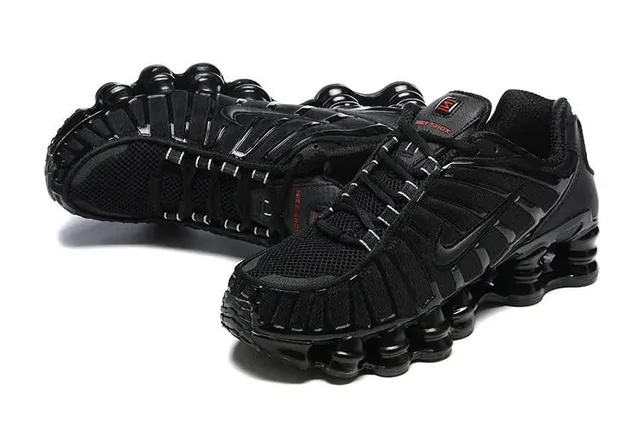Nike Shox R4 Triple Black