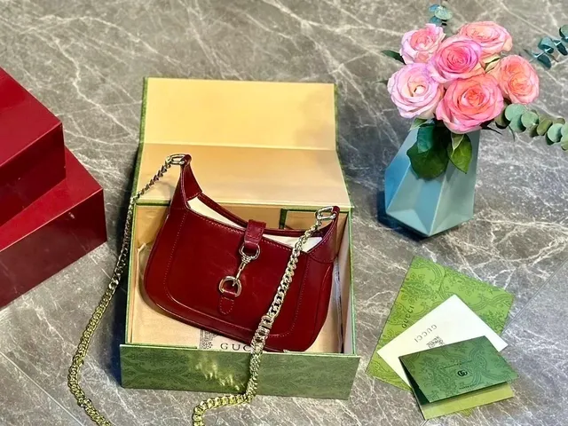 Gucci Jackie 1961 Small Chain Shoulder Bag