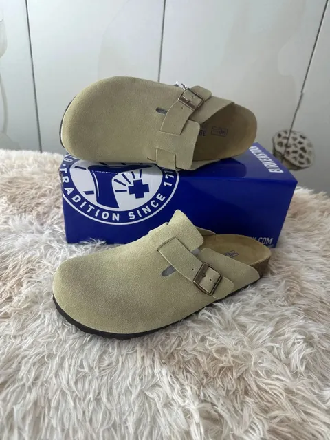 卡其色绒面