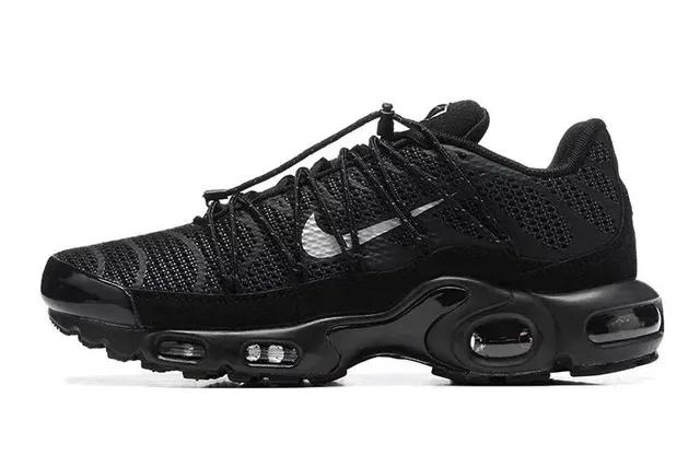Nike Air Max Plus Triple Black