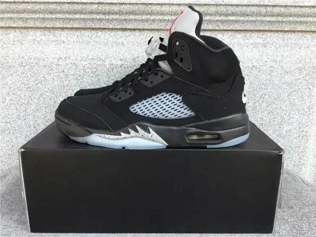 Air Jordan 5 Fire Red