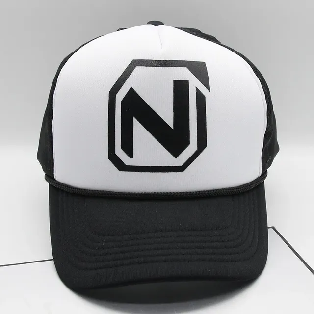 N白色