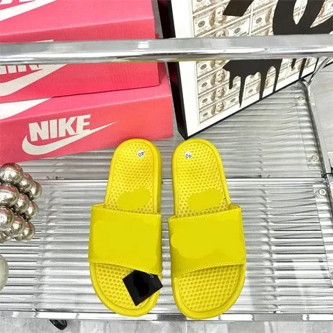 Nike Benassi JDI Vibrant Yellow