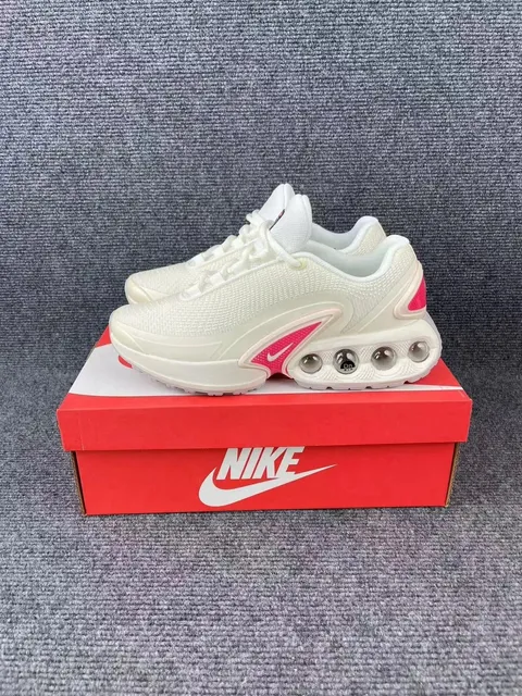 Nike Air Max Plus White Pink