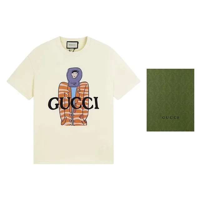 Gucci Graphic T-Shirt Illustrated Logo Print