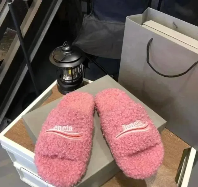 Balenciaga Speed Trainer Slide Fluffy Pink