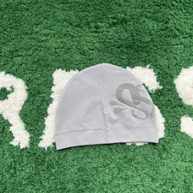 Supreme Beanie Logo