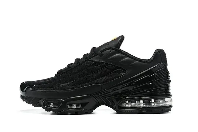 Nike Air Max Plus Triple Black