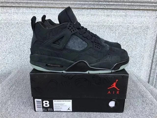 Air Jordan 4 Retro Kaws
