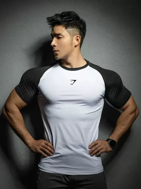 Gymshark Raglan Tee Contrast Sleeve