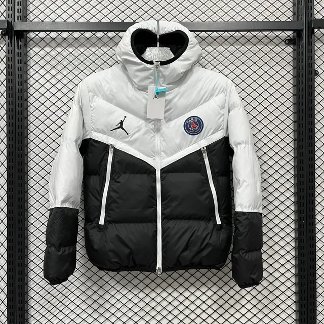 Jordan × Paris Saint-Germain Windrunner Jacket PSG Collaboration