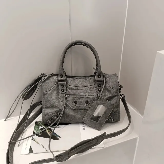 中号烟灰色30cmx22x10