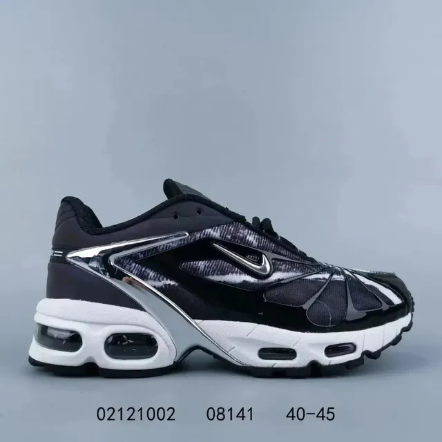 Nike Air Max Plus Black White