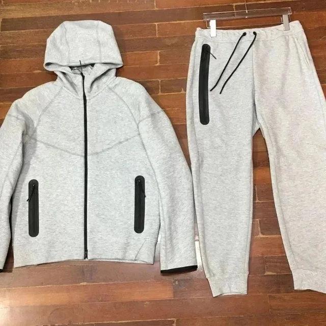 灰白色套装