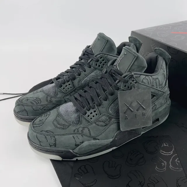 Air Jordan 4 KAWS