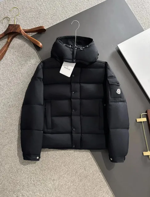 Moncler Down Jacket Classic Quilted