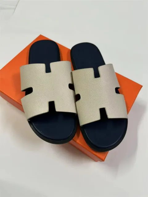 Dark blue + off-white palm print