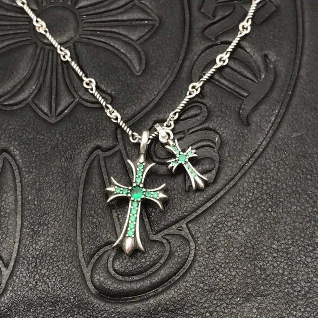 Dressed Green Diamond (with twist chain)