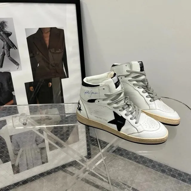 Golden Goose Super-Star Signature Black Star