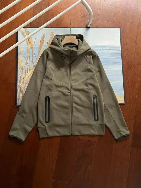 Nike Olive