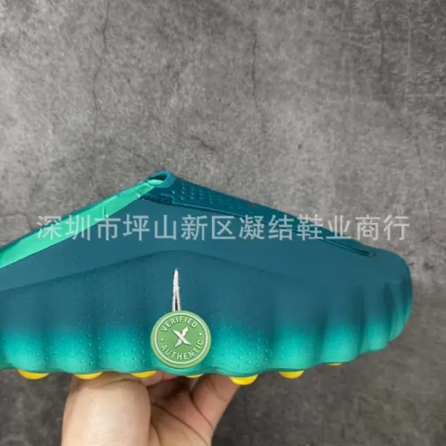 Yeezy Foam Runner Wave