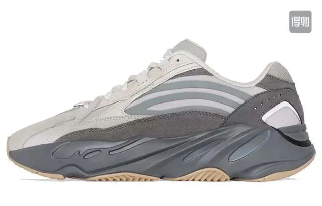 Yeezy 700 Wave Runner