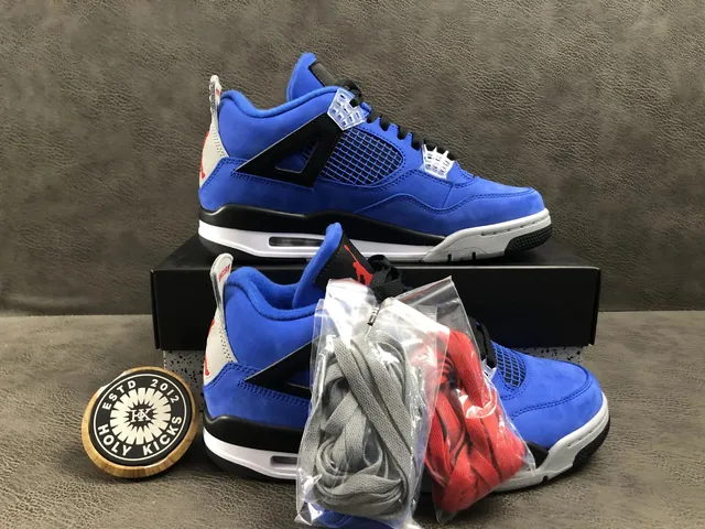 Air Jordan 4 Retro Thunder