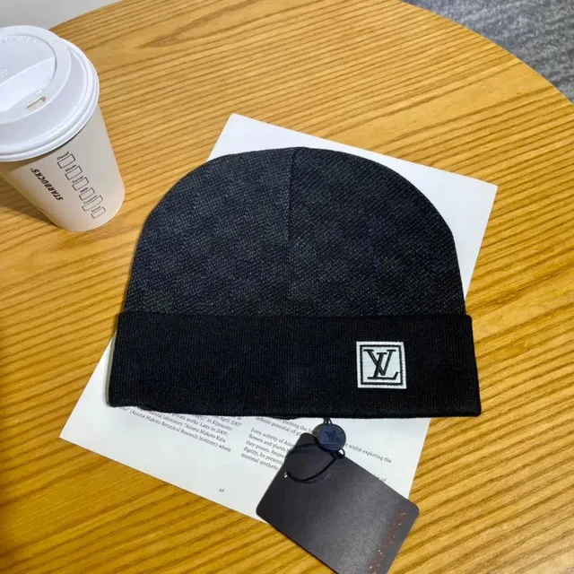Louis Vuitton Beanie LV Logo