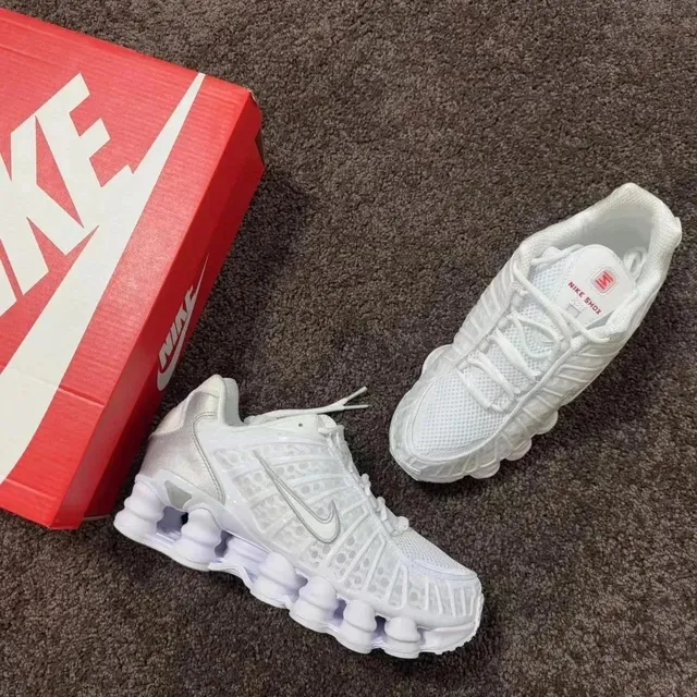 Nike Shox R4 Triple White