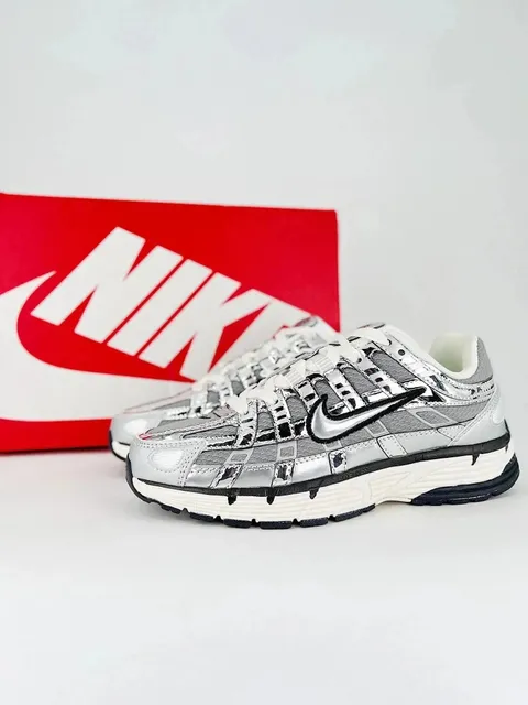 Nike Air Max Plus Metallic Silver