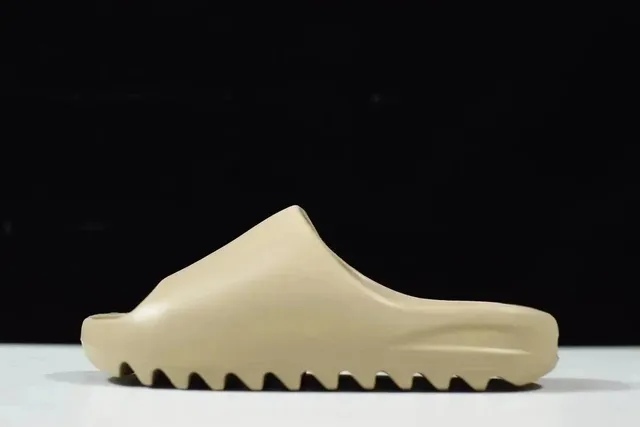 Yeezy Slide Desert Sand