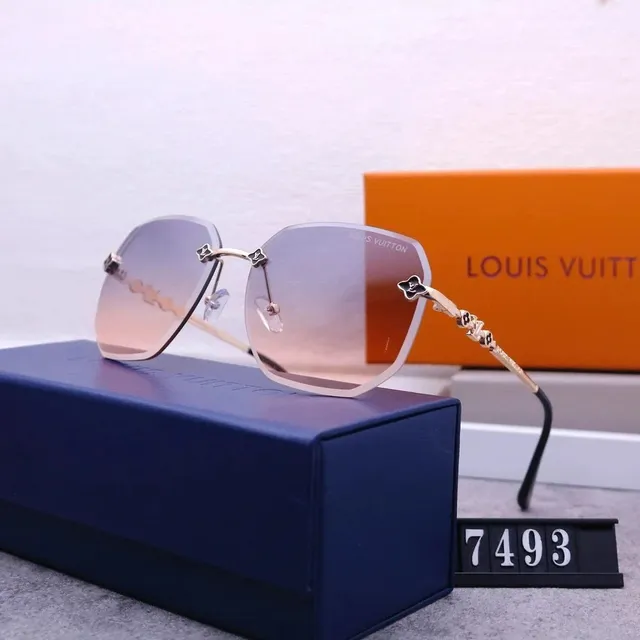 Louis Vuitton Sunglasses Gradient Lens with Flower Detail
