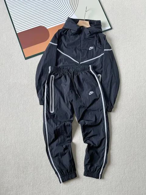 Nike Windrunner Tracksuit Reflective Stripe