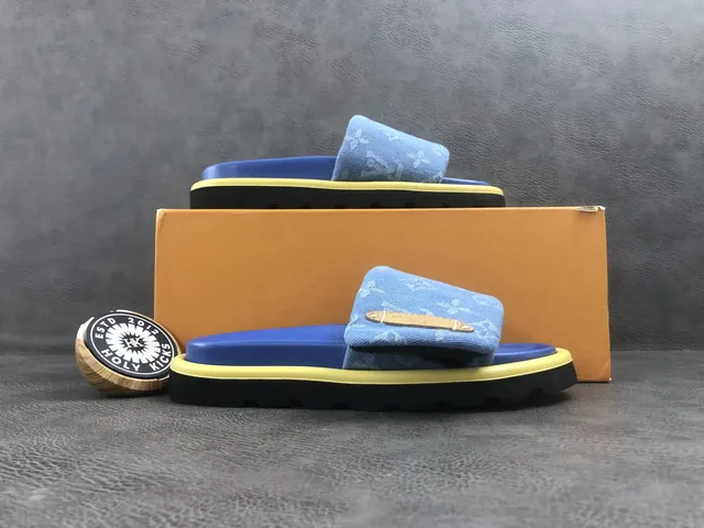 AG2U7AMDBJN420 BLUE PILLOW