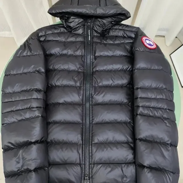 Canada Goose Puffer Jacket Classic Fit