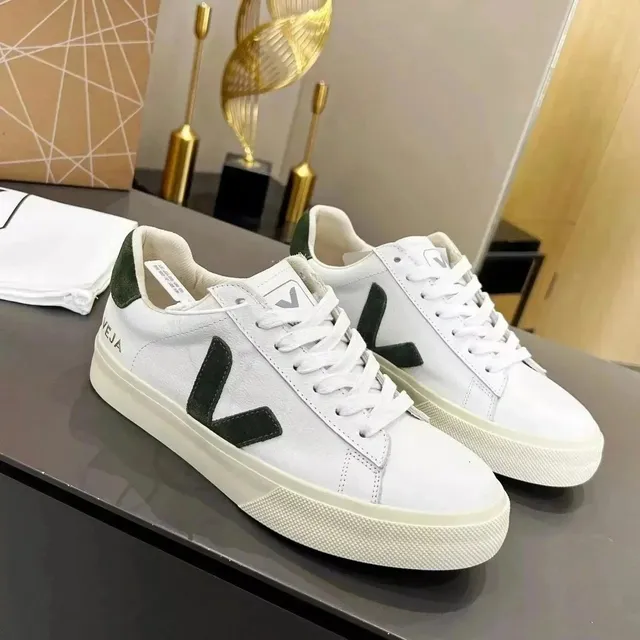 Veja V-10 White Green