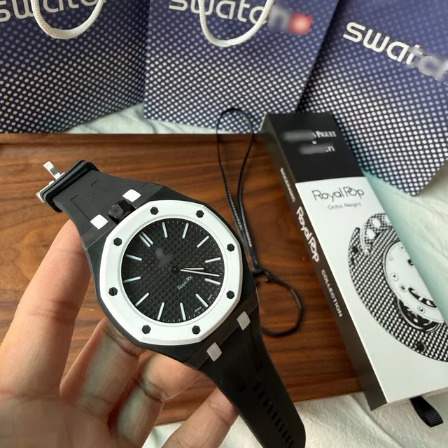Audemars Piguet × Swatch Royal Oak One Negro