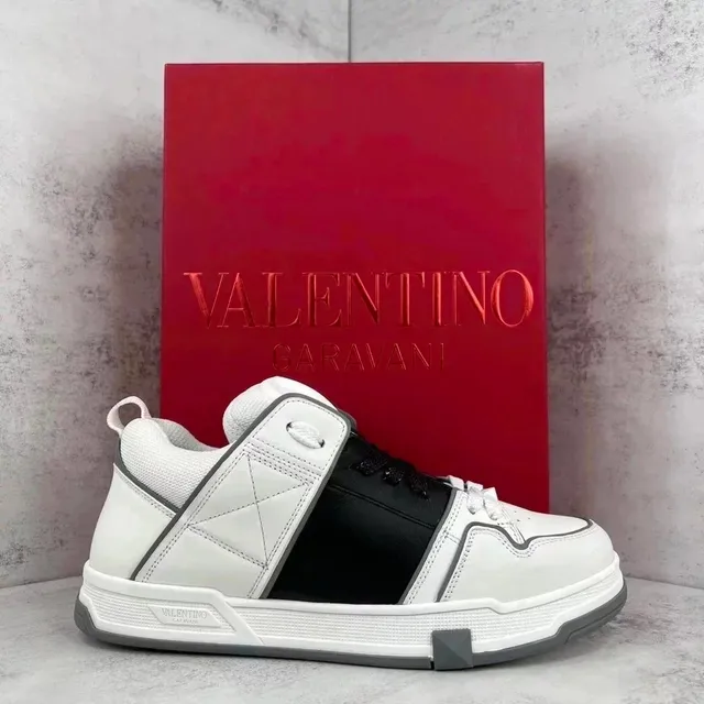 Valentino Garavani Rockstud White Black Grey