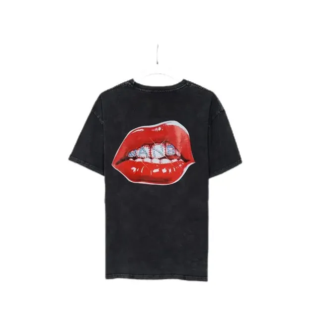 Graphic Tee Lips Print