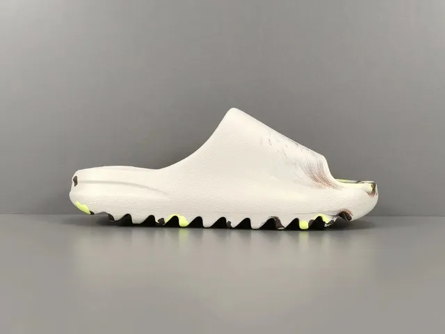 Yeezy Slide Bone