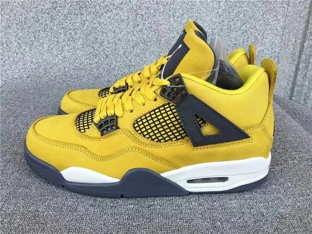 Air Jordan 4 Thunder