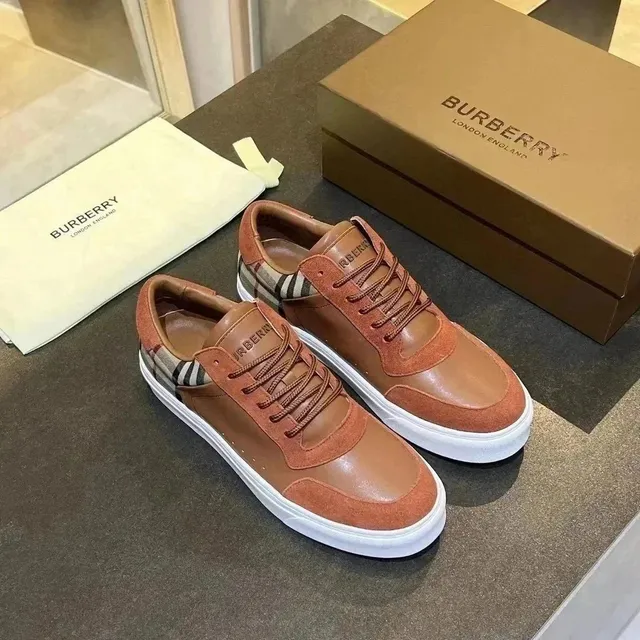 Burberry Sneaker Checkered Detail