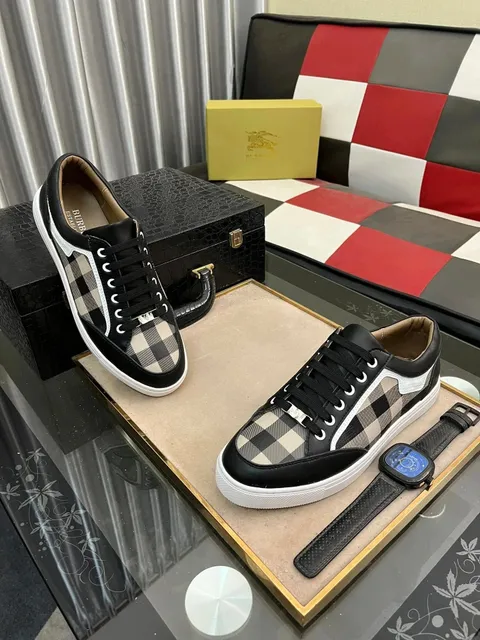 Burberry Checkered Sneaker House Check