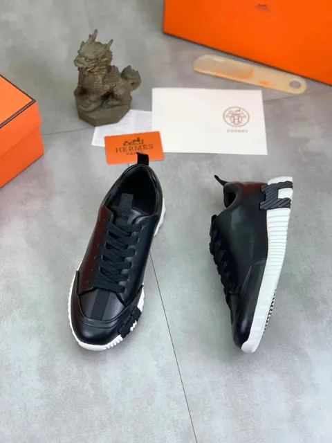 Hermès Runaway Black Leather with White Sole