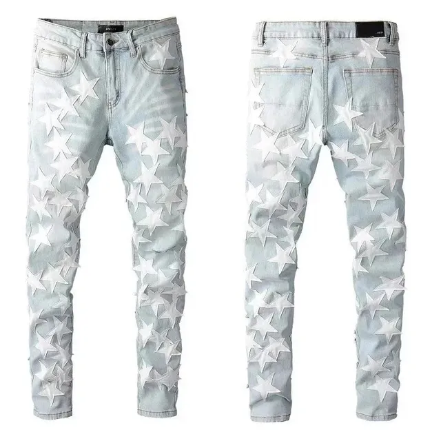 Star-Embellished Jeans Light Wash with 3D Star Appliqués
