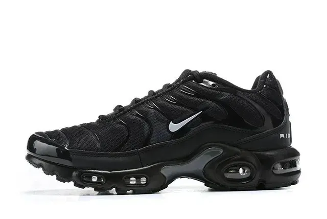 Nike Air Max Plus Triple Black