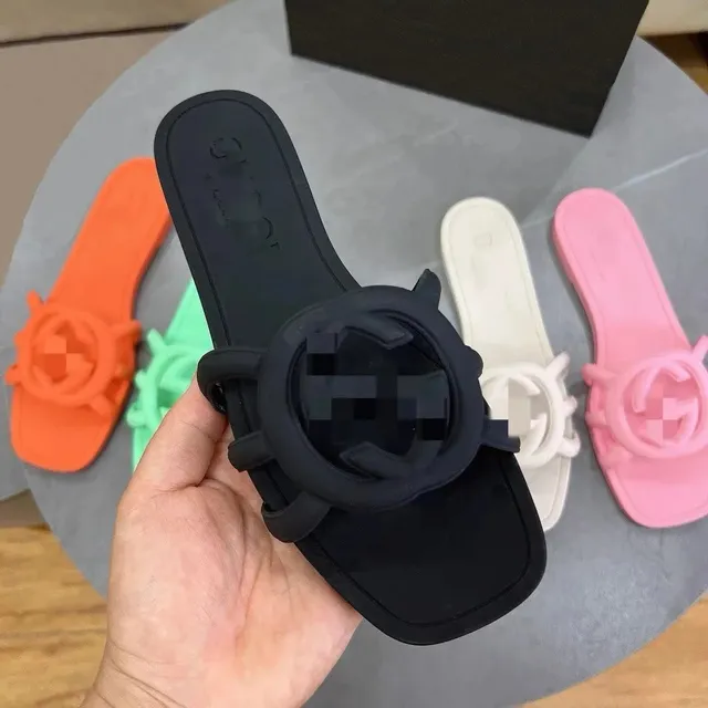 Gucci Jackie Slide Interlocking G