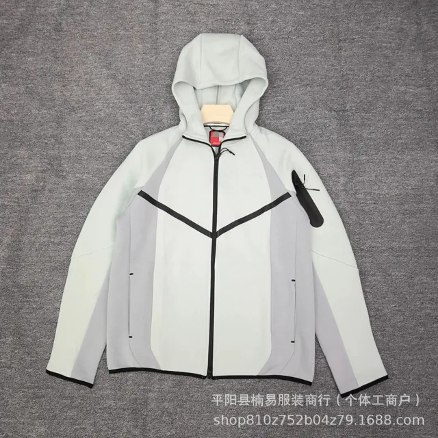 灰色外套